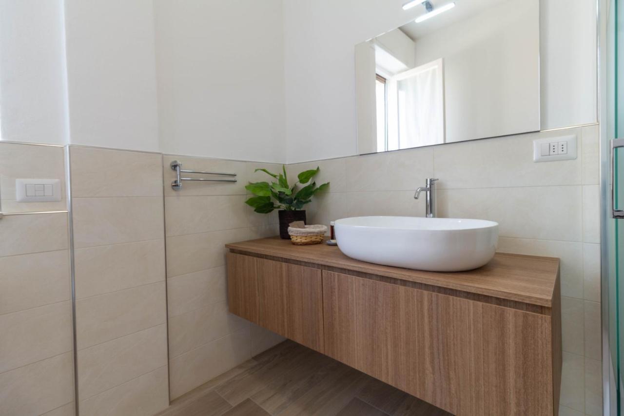 Mamma Ciccia Holiday Home - Casa Imperia Mandello del Lario Luaran gambar