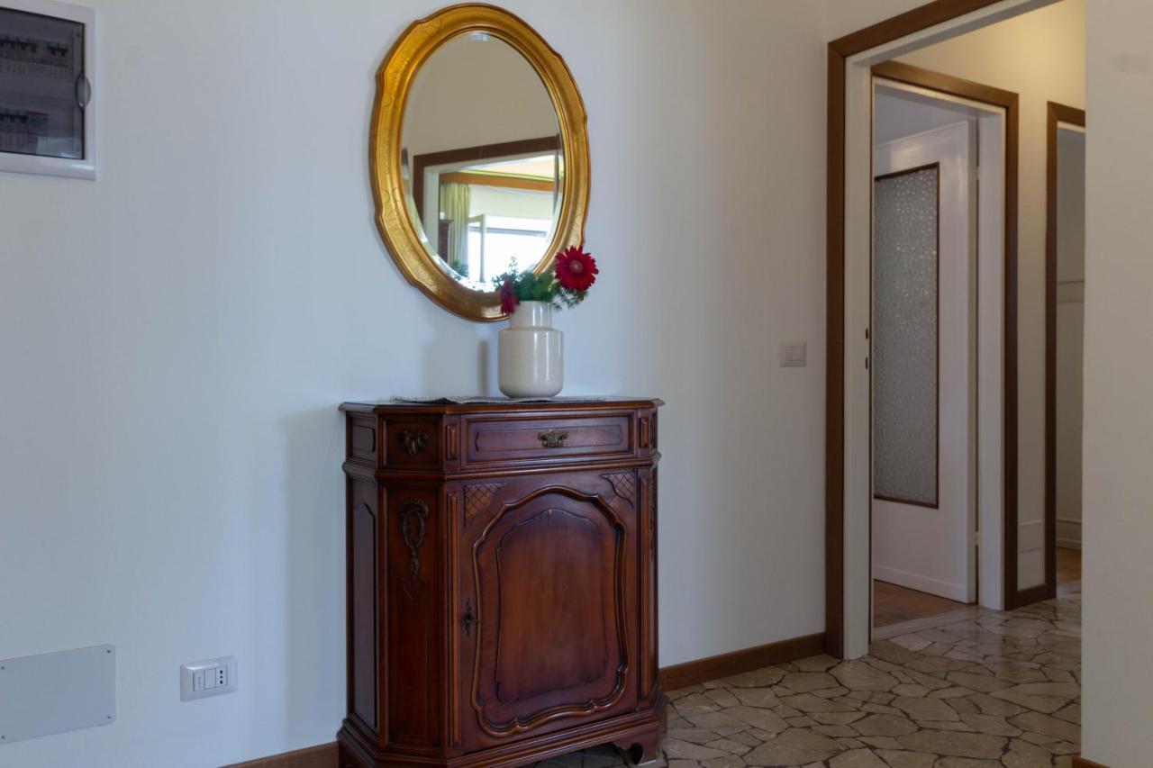 Mamma Ciccia Holiday Home - Casa Imperia Mandello del Lario Luaran gambar
