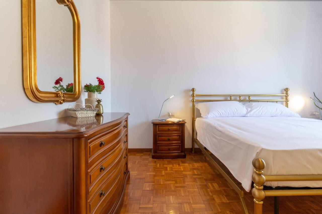 Mamma Ciccia Holiday Home - Casa Imperia Mandello del Lario Luaran gambar