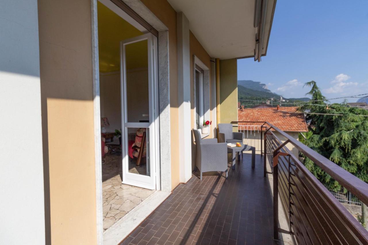 Mamma Ciccia Holiday Home - Casa Imperia Mandello del Lario Luaran gambar
